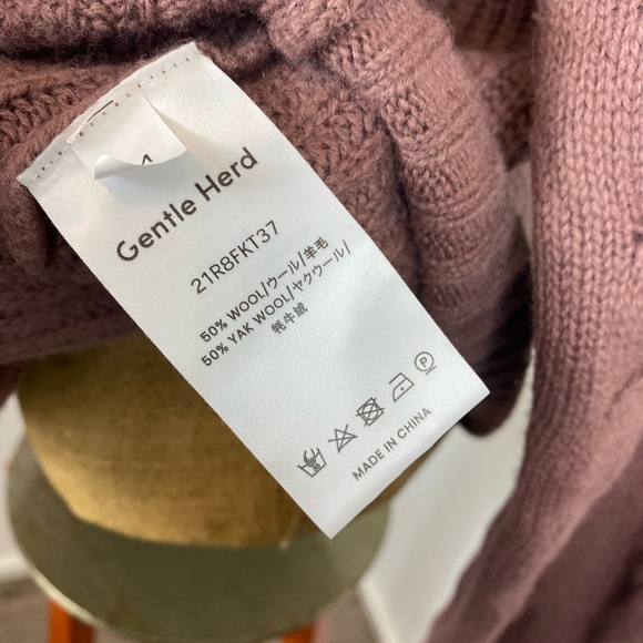 Gentle Herd Women’s Sweater M Slouch Turtle Neck In Mauve Cable Sleeve Yak Wool - Picture 2 of 15